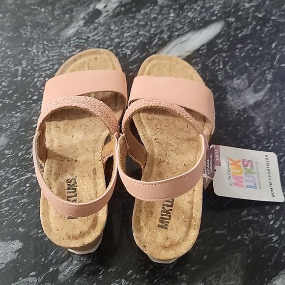 BRAND NEW MUK LUKS® WOMEN'S WINONA WEDGE SANDAL - Picture 9 of 15